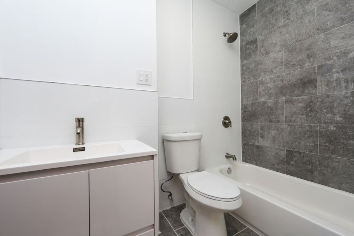 Brooklyn,New York 11207,In Contract,1107