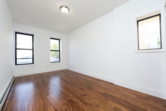 Brooklyn,New York 11207,In Contract,1107