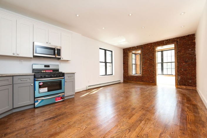 Brooklyn,New York 11207,In Contract,1107