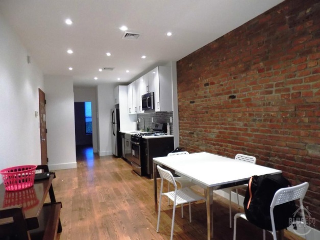 Brooklyn,New York 11233,Past Rentals,1110