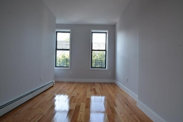 Brooklyn,New York 11207,Past Rentals,1112