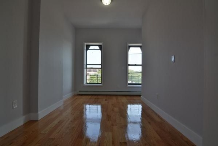 Brooklyn,New York 11207,Past Rentals,1112