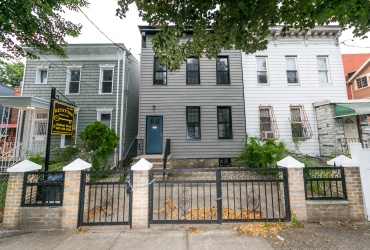 20 Logan St,Brooklyn,New York 11208,Sold,Logan St,1143