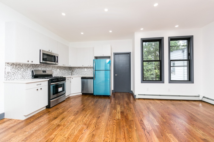 20 Logan St,Brooklyn,New York 11208,Sold,Logan St,1143