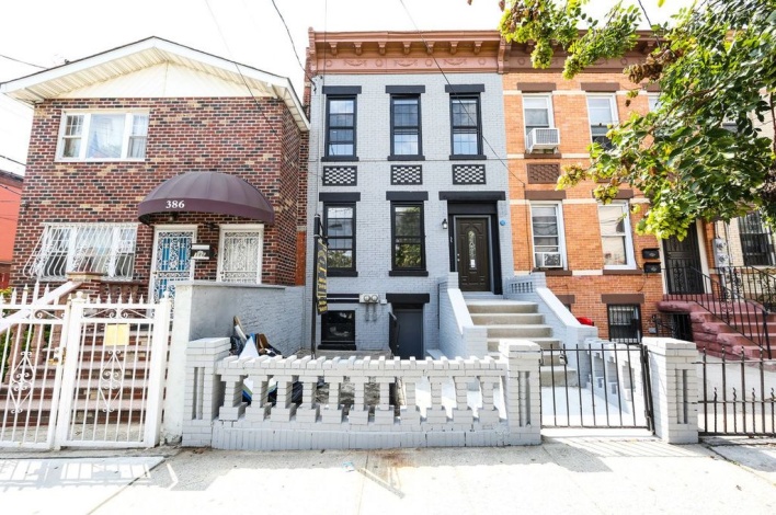 Brooklyn,New York 11207,Sold,1153