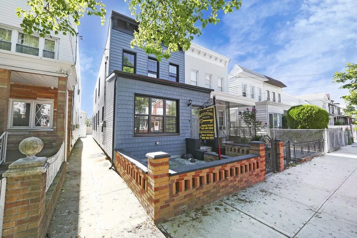 E 39th St 586,Brooklyn,New York 11203,Sold,586,1179