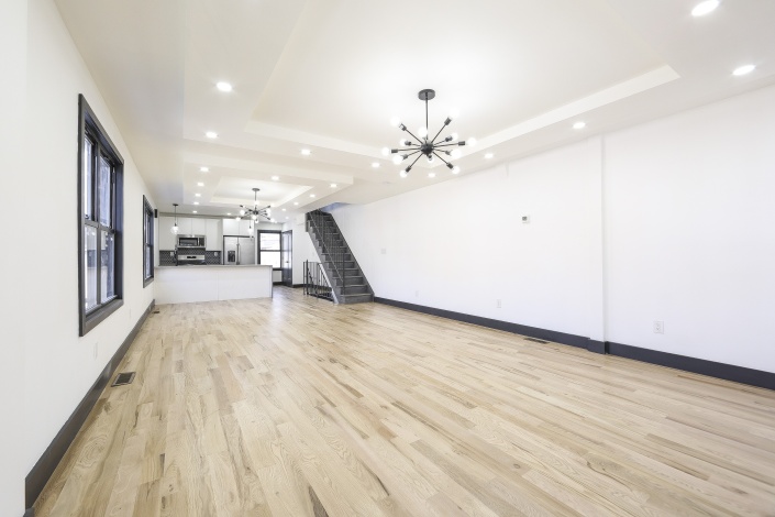 East 35th St 575,Brooklyn,New York 11203,Sold,575,1180