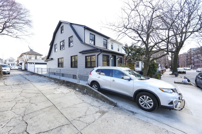 East 35th St 575,Brooklyn,New York 11203,Sold,575,1180