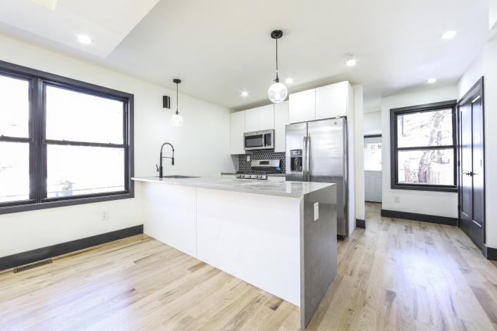 East 35th St 575,Brooklyn,New York 11203,Sold,575,1180