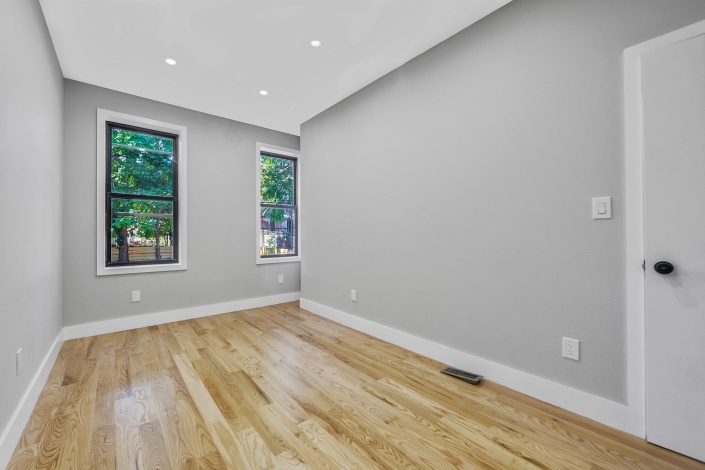 633 Crescent St St,Brooklyn,New York 11207,Sold,Crescent St,1183