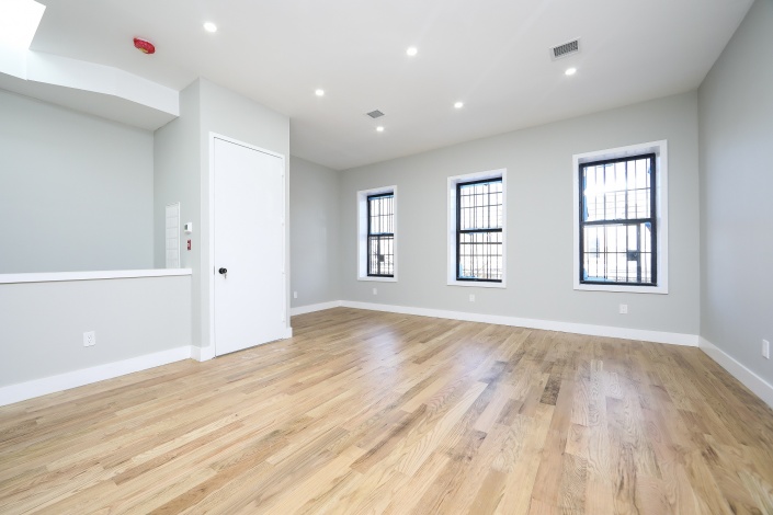 554 554,Brooklyn,New York,Sold,554,1188