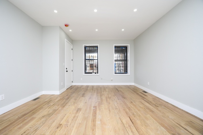 554 554,Brooklyn,New York,Sold,554,1188