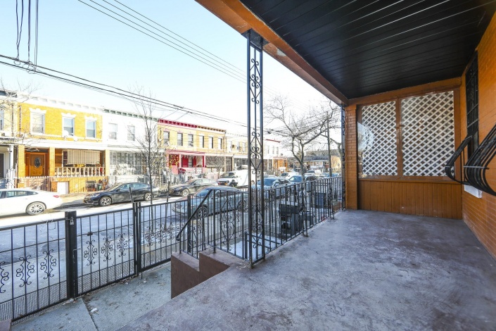 554 554,Brooklyn,New York,Sold,554,1188