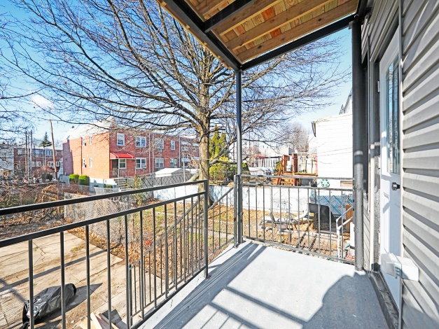 68-72 76th 76 St,Middle Village,New York 11379,Sold,76,1189