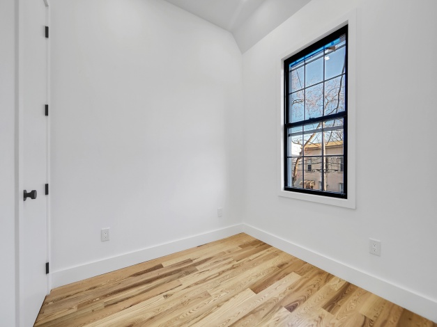 68-72 76th 76 St,Middle Village,New York 11379,Sold,76,1189