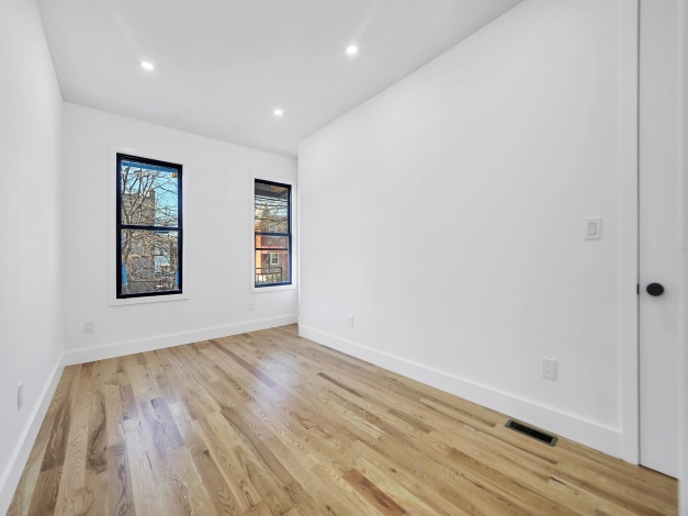 68-72 76th 76 St,Middle Village,New York 11379,Sold,76,1189