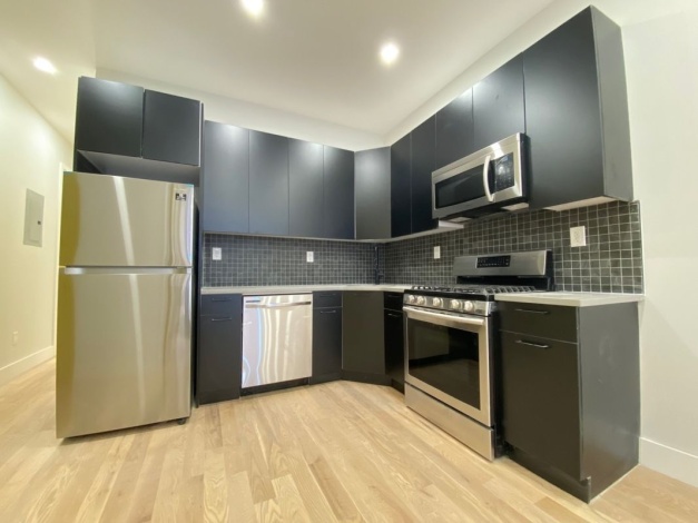 205 Lewis Brooklyn,New York 11221,Past Rentals,Lewis ,1222