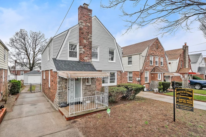 21920,Cambria Heights,New York 11411,Sold,21920,1261
