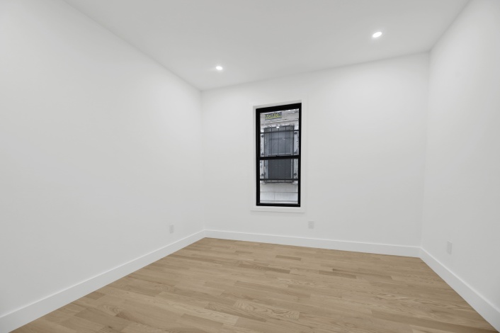 Brooklyn,New York 11210,Sold,1270