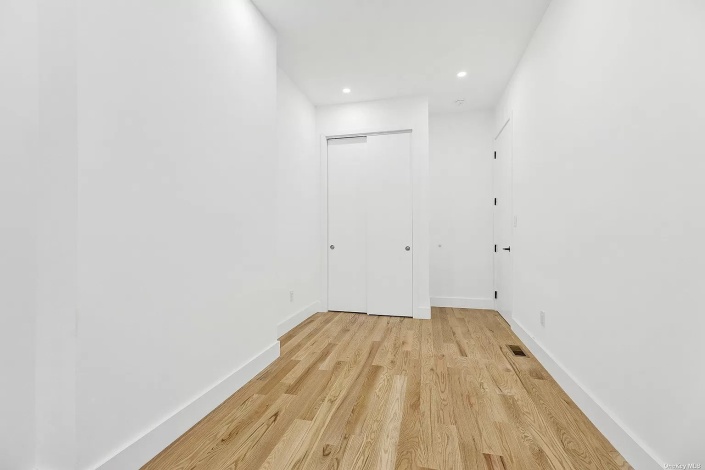 East New York,New York 11207,Sold,1271