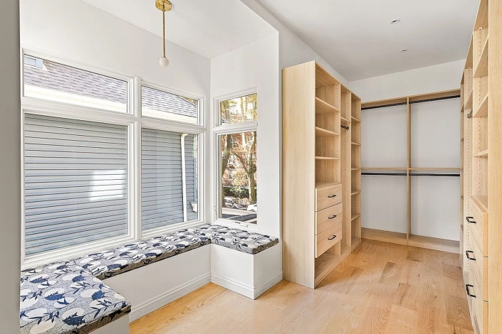 453 Stratford Rd,Brooklyn,New York 11218,Sold,Stratford Rd,1277