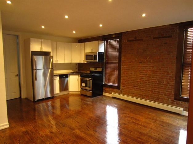 Brooklyn,New York 11233,Sold,1045