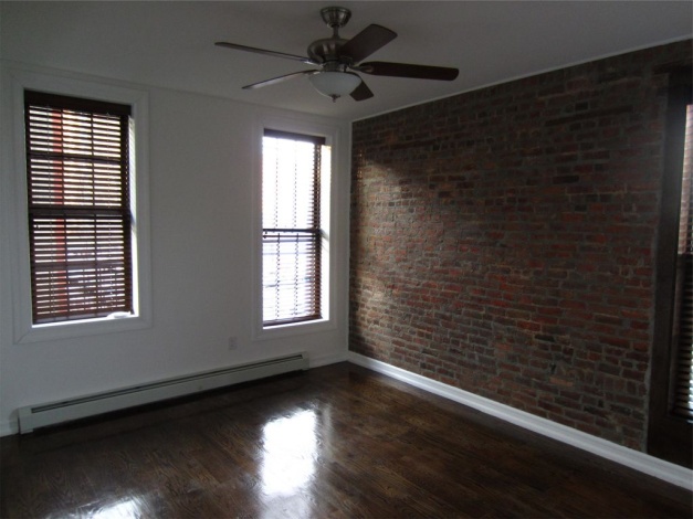 Brooklyn,New York 11233,Sold,1045