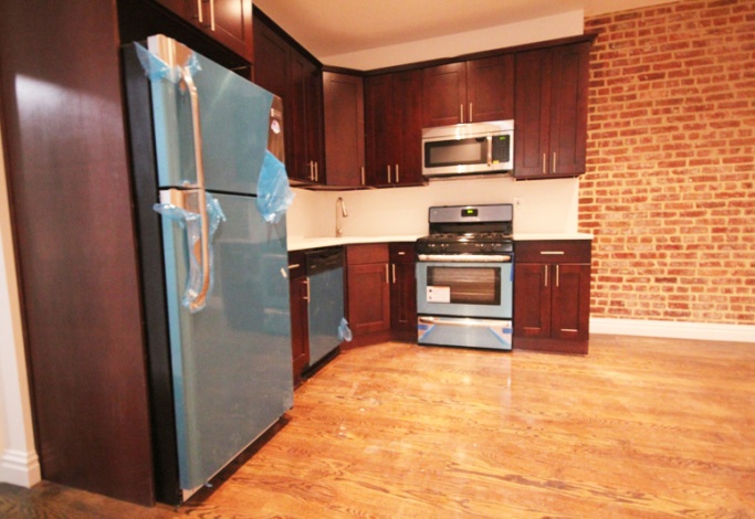 Brooklyn,New York 11207,Sold,1047