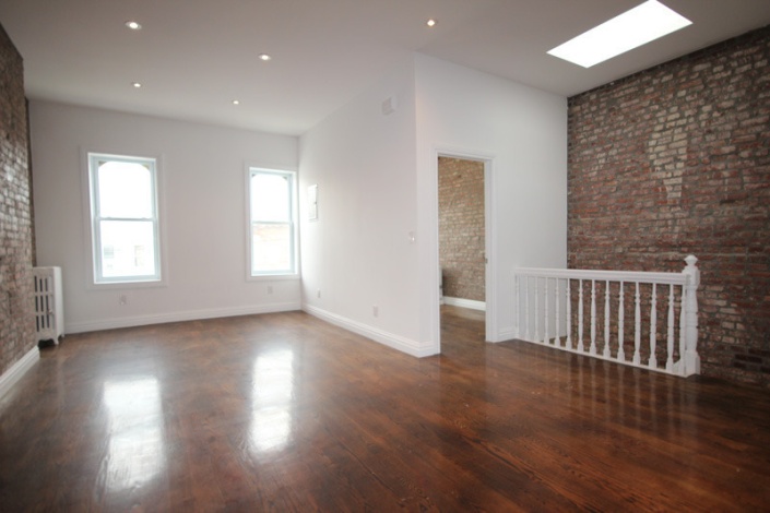 Brooklyn,New York 11207,Sold,1047