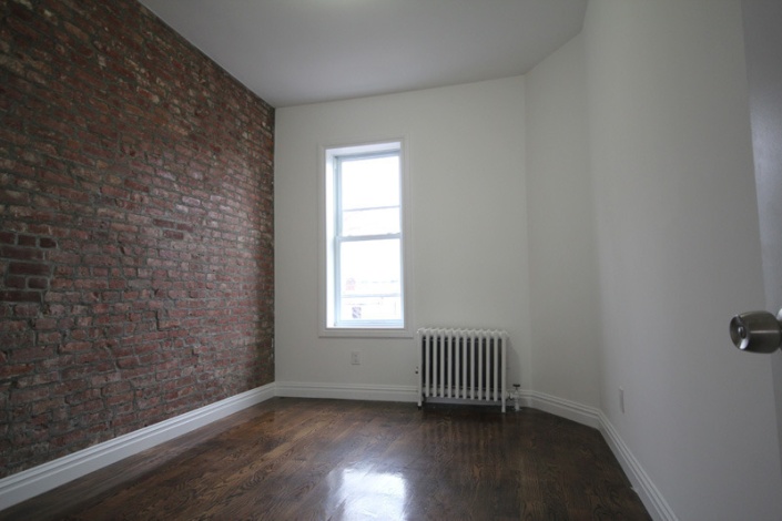 Brooklyn,New York 11207,Sold,1047