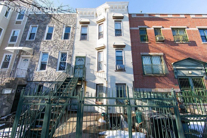 Brooklyn,New York 11233,Sold,1067